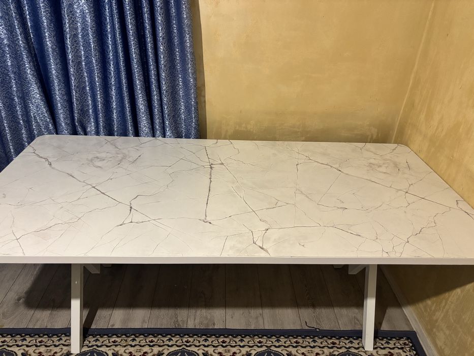 Продам стол с 8 стульями