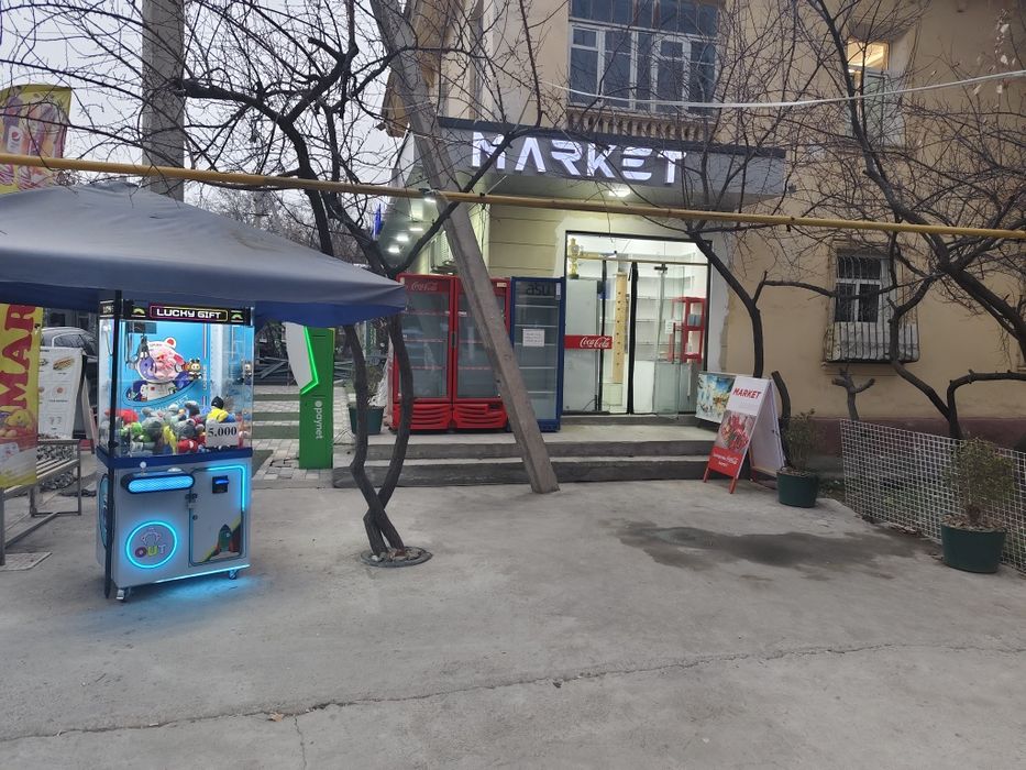 Нежилое помещение с бизнесом хот-дог , хостел + магазин.