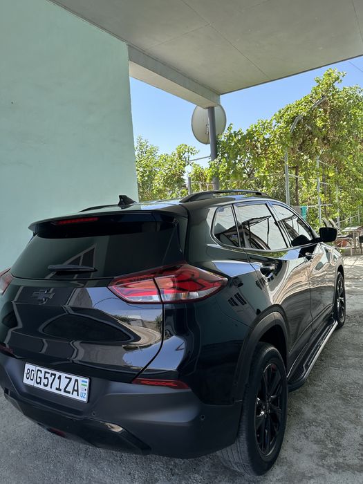 Tracker redline sotiladi