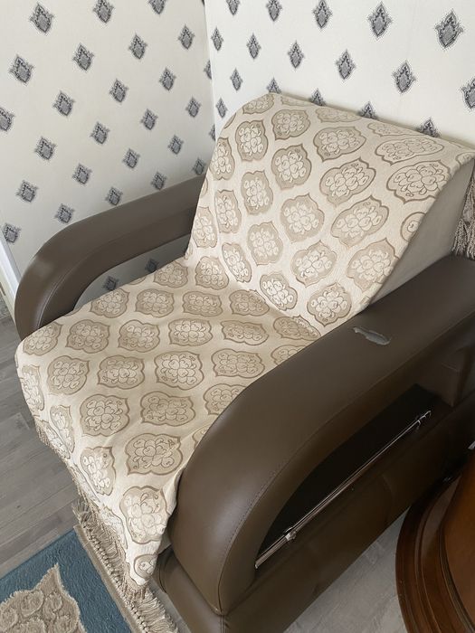 Продам диван с креслами