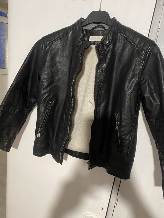 Сака и якенца за по 8 лв броя