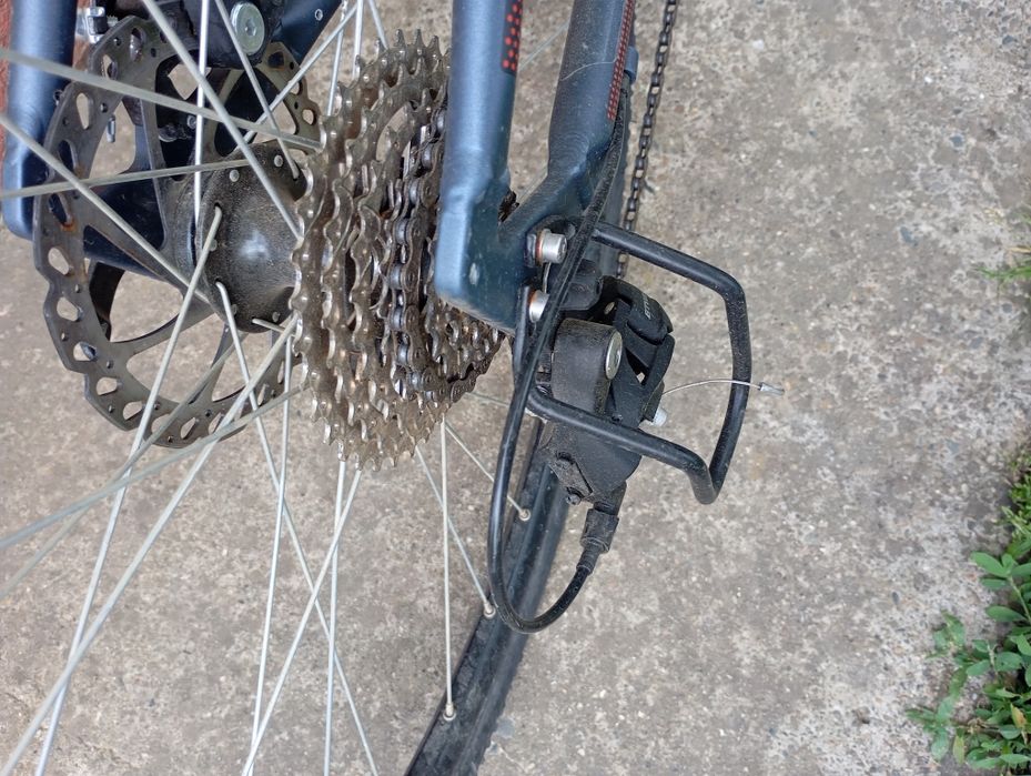 Vând bicicleta riverside 500
