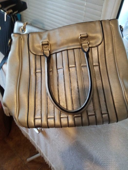 Продавам дамски чанти