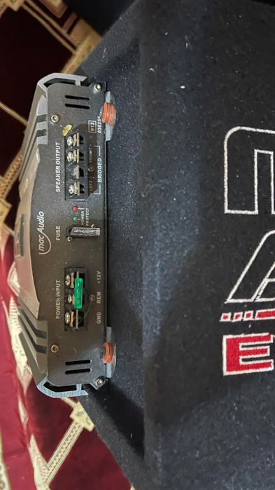 Vând subwoofer dibeisi cu stație MAC 600w