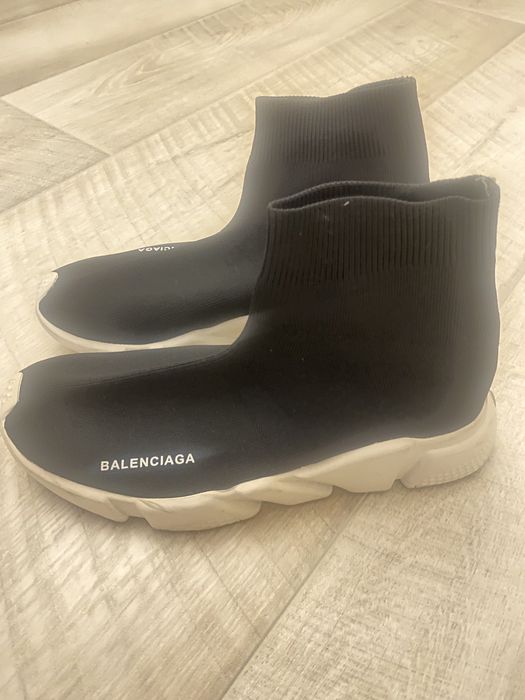 Продам обувь кроссовки для парня размер 40