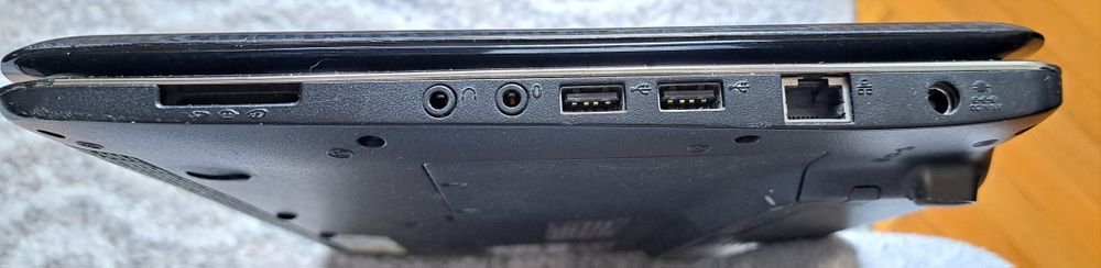 Laptop Toshiba Satellite T130  10G