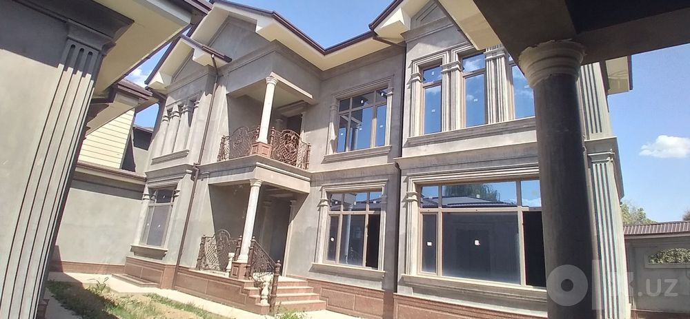Продам Евродом ул Чинабад 3уровня 6,5соток 6комнат