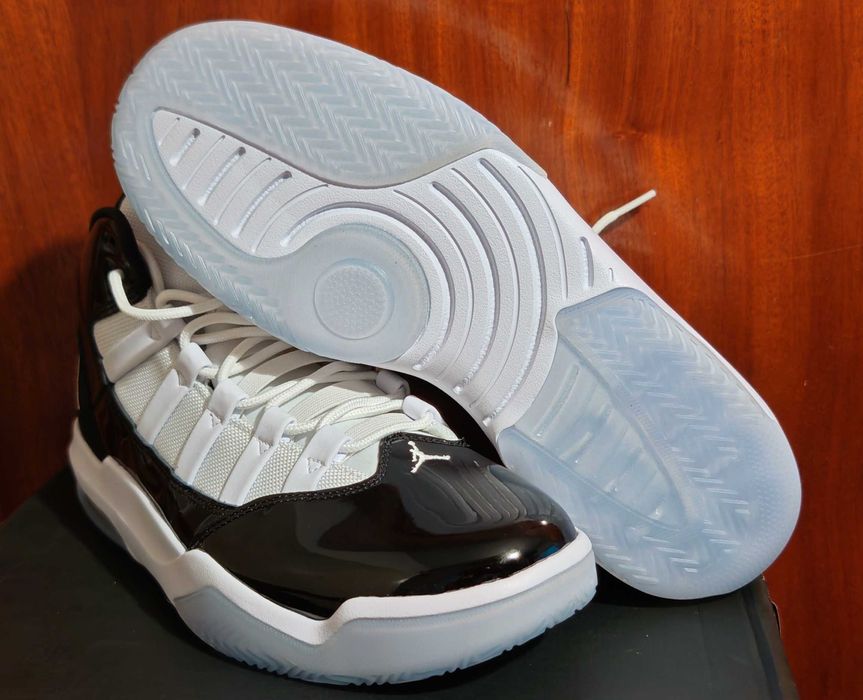 Nike Air Jordan Max Aura 44.5ти номер 28.5см стелка ЧИСТО НОВИ с кутия