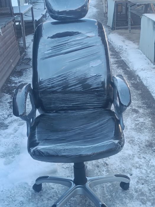 Кресло офсное  эко кожа