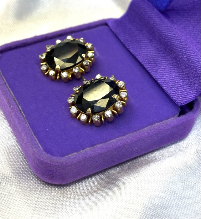 Золотые серьги бриллиантом и сапфиром