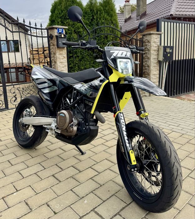 Husqvarna 701 Supermoto 2023 A2