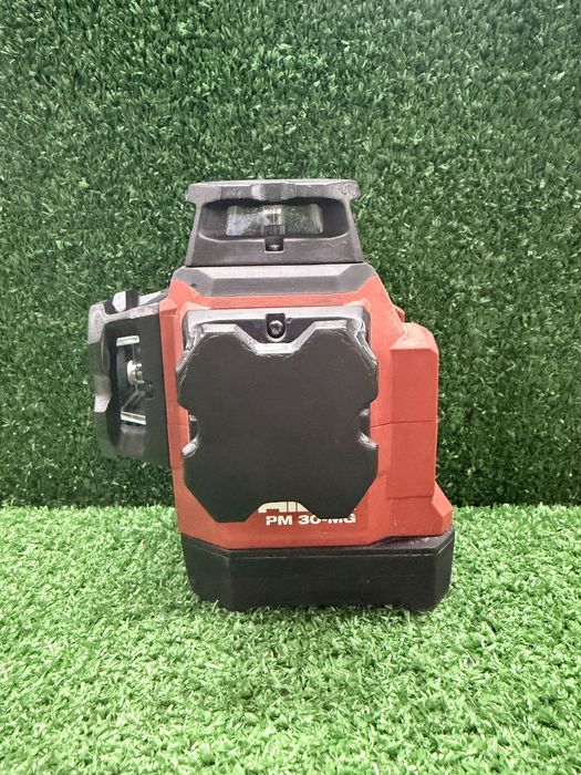 Линеен лазер Hilti PM 30 MG , с батерия 2,6 ампера и зарядно