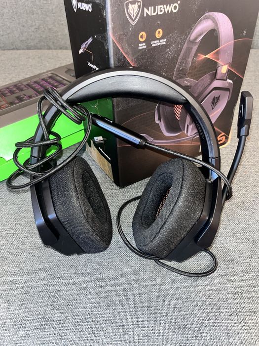 Căști si tastatură gaming