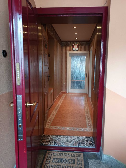 Продава се Четиристаен апартамент в Плевен, Идеален център - 95 кв.м за 1422 €/кв.м - Снимка #16