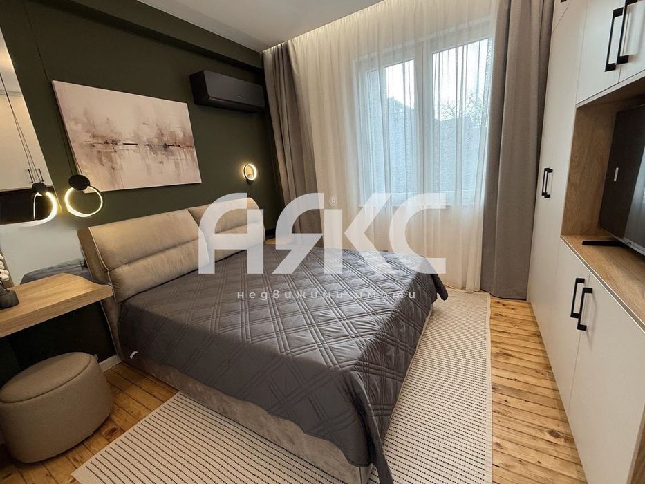 Дава се под наем Четиристаен апартамент в София, Център - 100 кв.м за 1650 € - Снимка #3