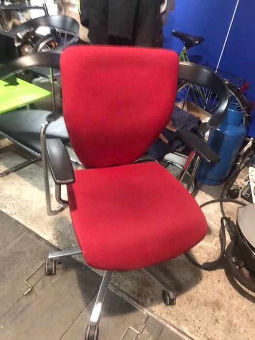 Scaun stabil de birou confortabil