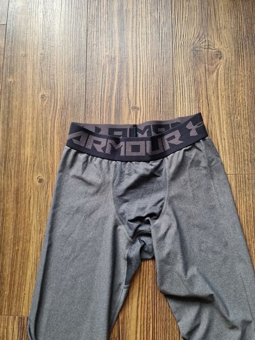 Страхотно мъжко спортно долнище клин UNDER ARMOUR размер M