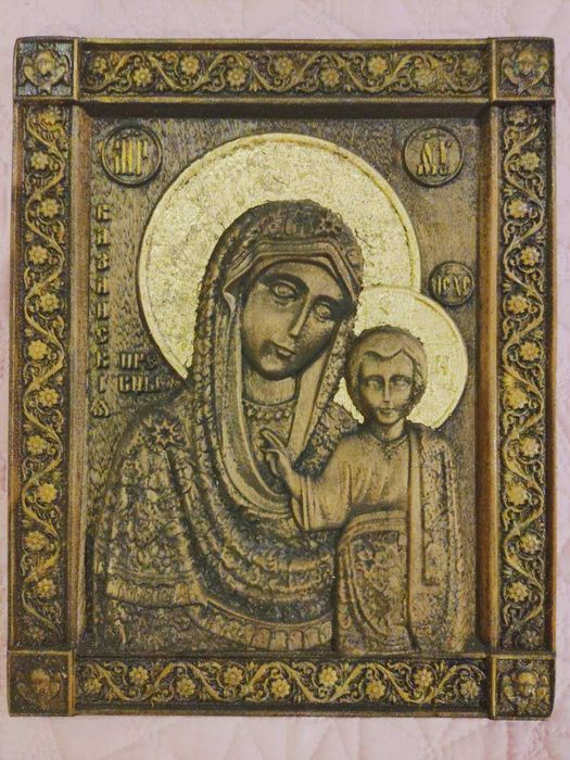 Икони изработени от високо качествена и прецизна дърворезба