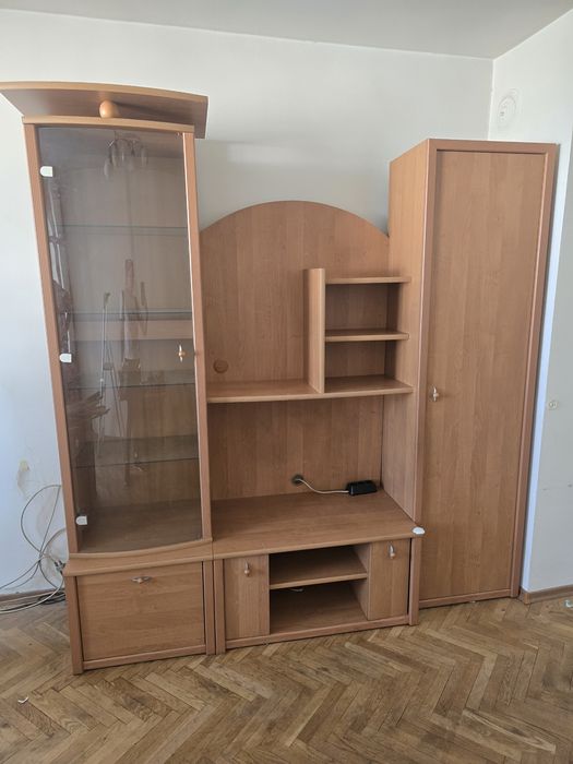 Холна секция с витрина