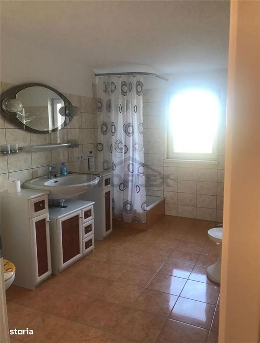 EXCLUSIVITATE ! Casa pe 3 etaje de vanzare in Cenad la pret de apartam