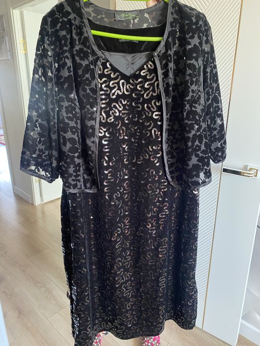 Черное велюр платье с паетками