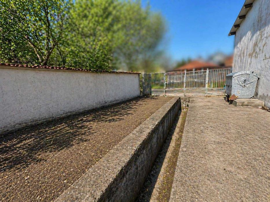 Пром. помещение в област Пловдив - гр. Садово!