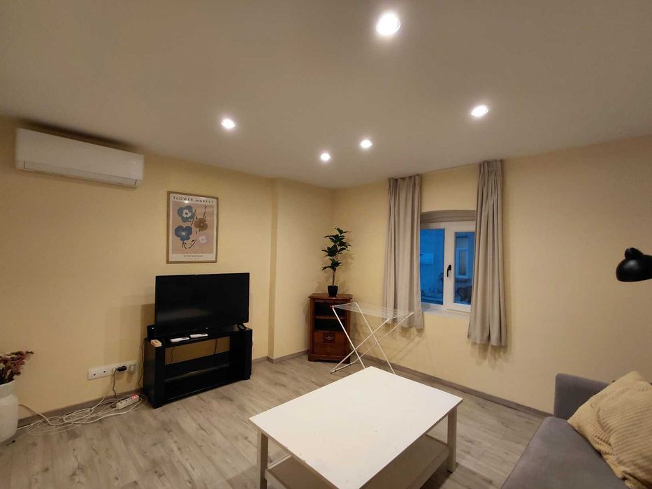 Давам под наем 3-стаен в Центъра