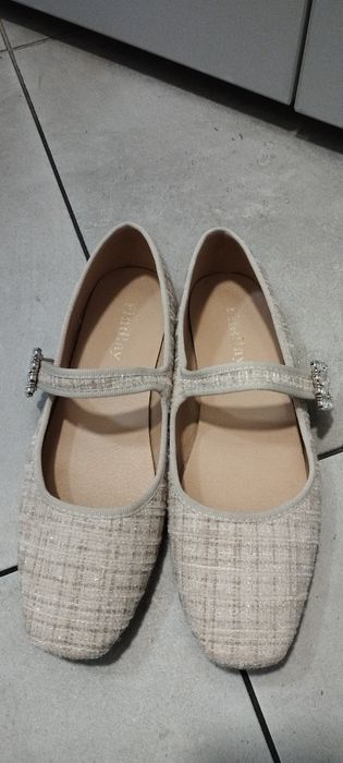 Дамски бежови балеринки
