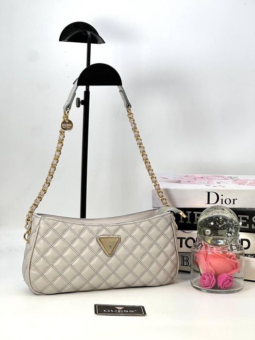 Posete Guess diferite culori