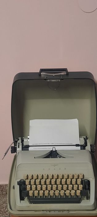 Mașină de scris Adler Gabrielle 10 impecabilă