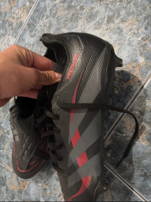 Vand ghete adidas predator