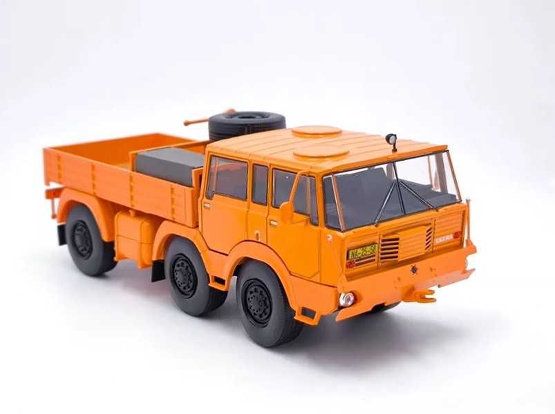 Tatra 813 macheta 1/43