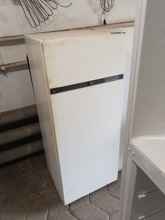 Продам холодильник Снежинка 3М