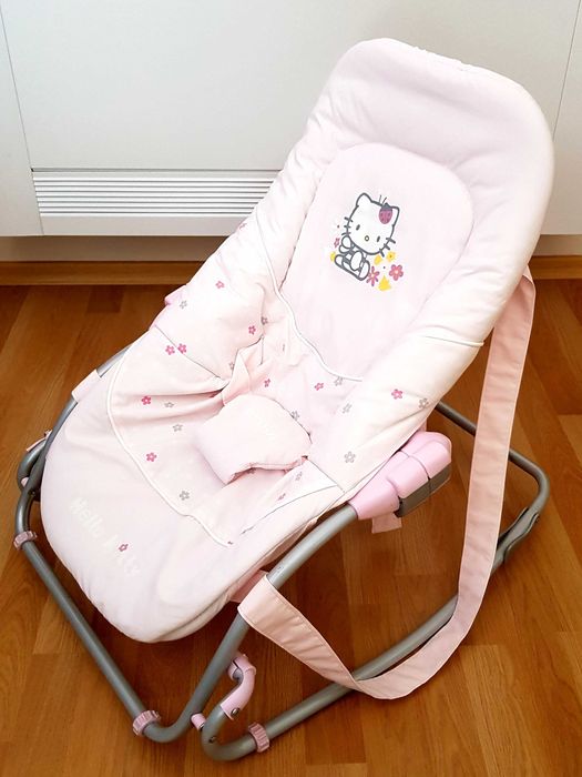 Бебешки шезлонг Hello Kitty в отлично състояние !