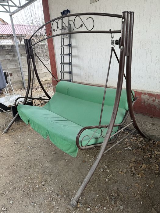 Садовая качеля