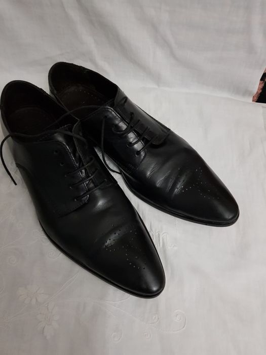 Pantofi din piele,