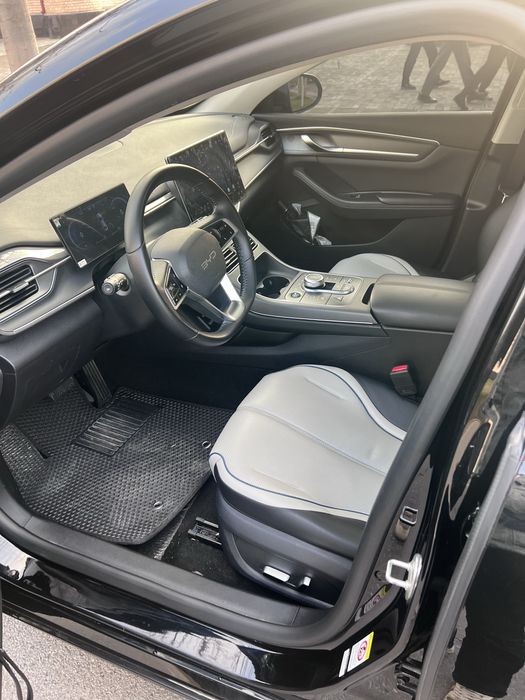 Byd chazor dm-i Luxe