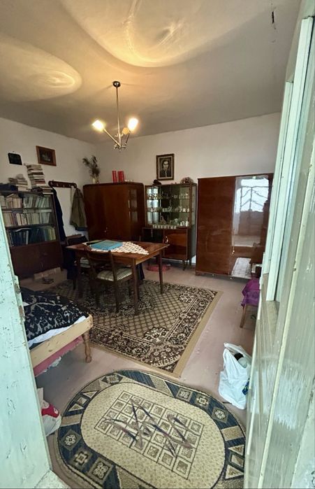 Casă din cărămidă cu teren intravilan 2.262 mp – Comănești