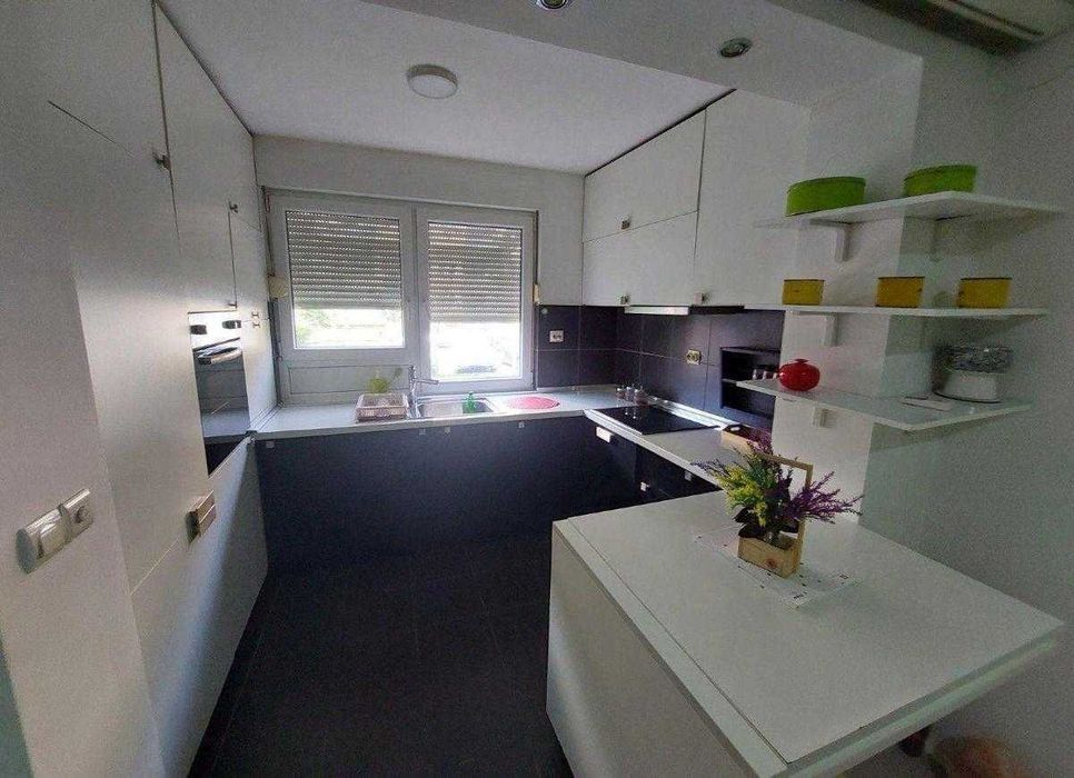 Дава се под наем Двустаен апартамент в Пловдив, Съдийски - 54 кв.м за 275.4 € - Снимка #1