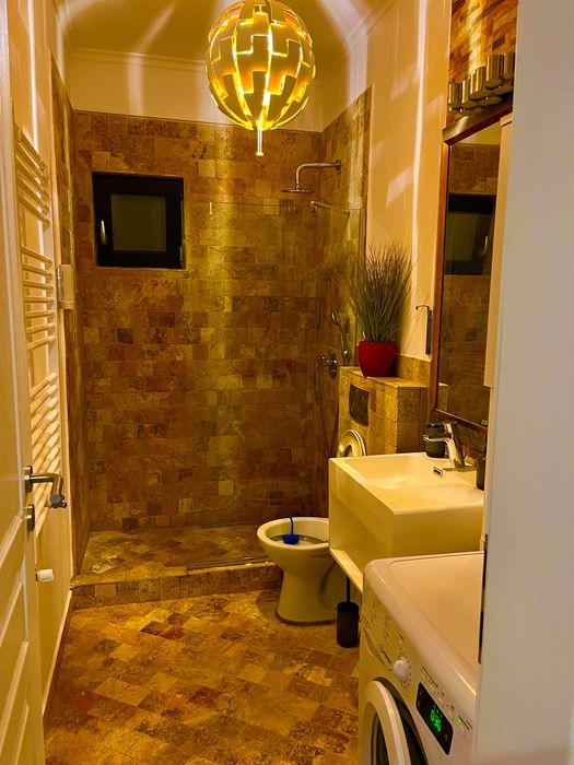 Inchiriez apartament 2 camere gradina si terasa