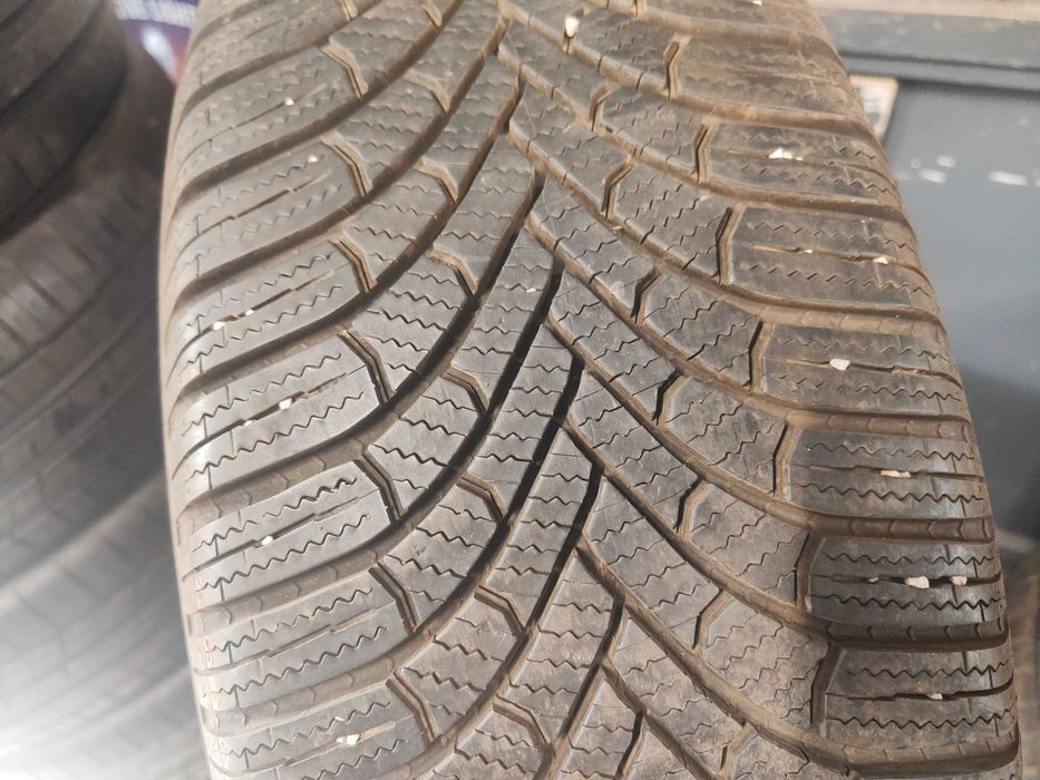 2бр.зимни гуми 215/60/17 Bridgestone