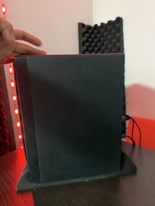 Продам студийные мониторы JBL.