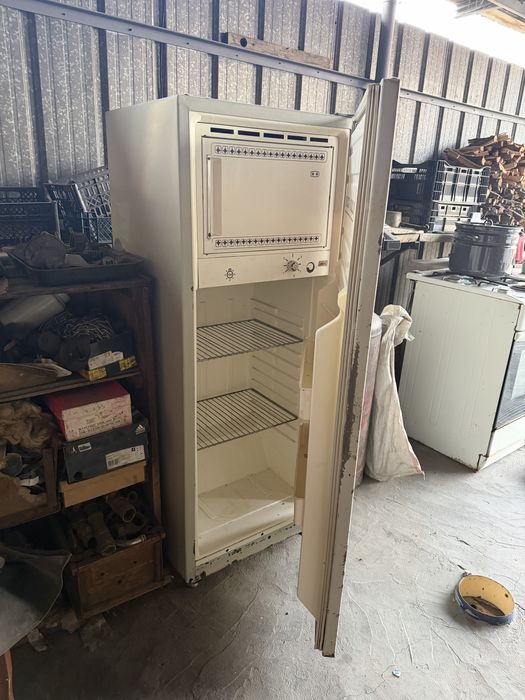 Отдам бесплатно холодильник
