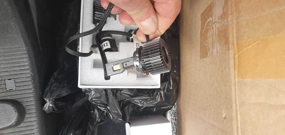 Лед крушки .Чисто нови