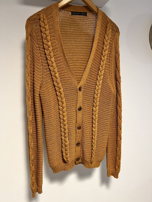 Cardigan marca Zara
