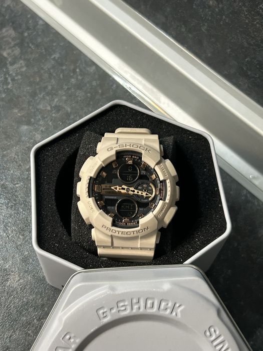 Часовник G-Shock