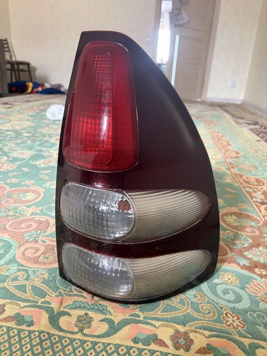 Продаю задний фар от Прадо 120