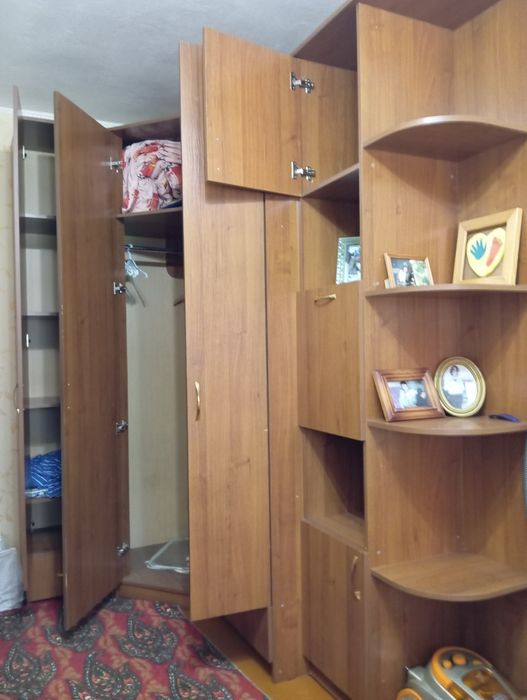 Продам большой угловой шкаф