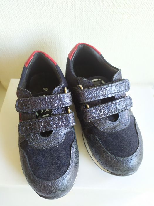 Кроссовки на девочек