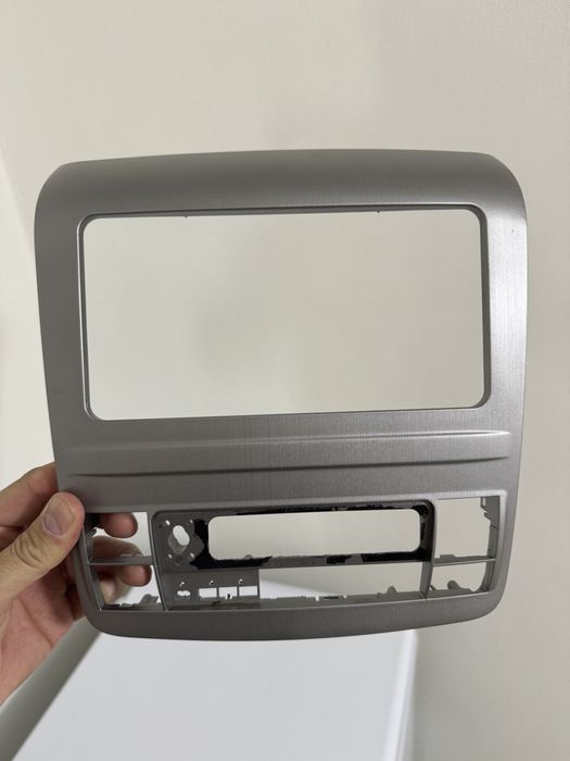 Продаю на Альфард рамку